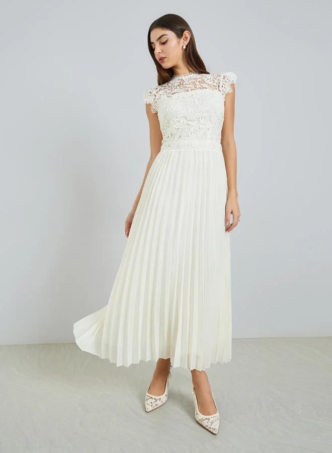 Styli Women Cream Lace Sleeveless Pleated Midi Dress